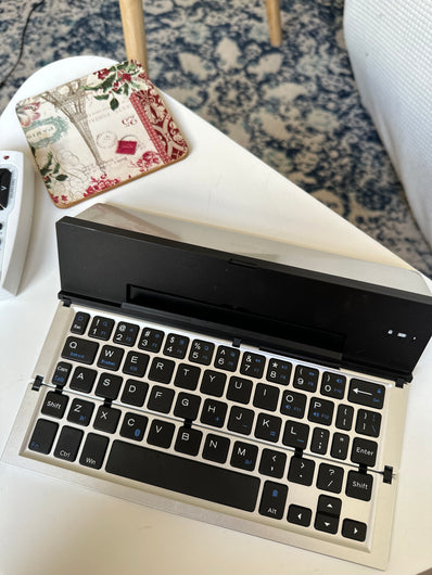 A demonstration of the bluetooth wireless keyboard in action.